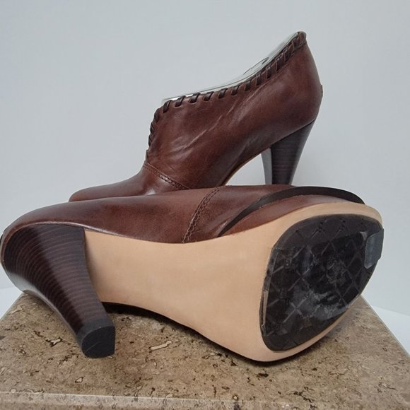 New in box - UGG Jamison Size 7.5 Chocolate - Picture 4 of 6